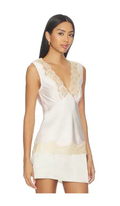 Lovers and Friends Zari Top | Thumbnail 2