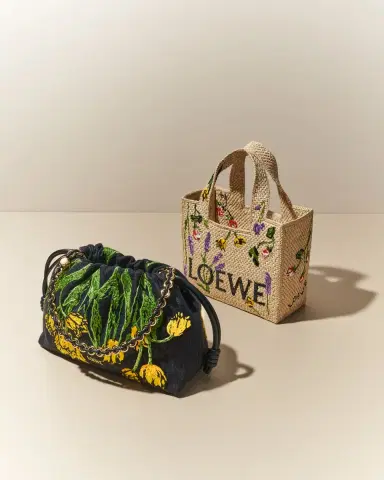 Loewe x Paula 's Ibiza Small Flower Tote Bag in Raffia | Thumbnail 4 Loewe x Paula 's Ibiza Small Flower Tote Bag in Raffia | Thumbnail 4