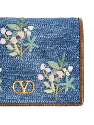 Valentino Garavani Women's VLogo Signature Wallet in Denim with Floral Embroidery - Denim | Thumbnail 5 Valentino Garavani Women's VLogo Signature Wallet in Denim with Floral Embroidery - Denim | Thumbnail 5