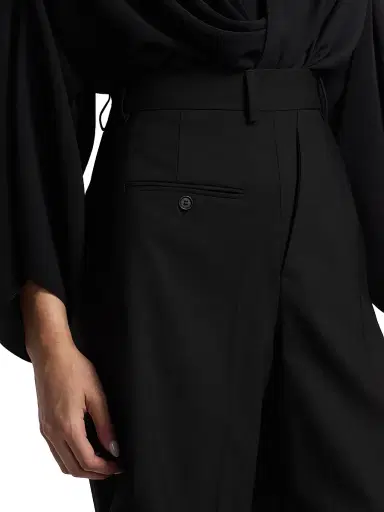MM6 MAISON MARGIELA Women's Tailored Wool-Blend Bermuda Shorts - Black - Size 6 | Thumbnail 6 MM6 MAISON MARGIELA Women's Tailored Wool-Blend Bermuda Shorts - Black - Size 6 | Thumbnail 6