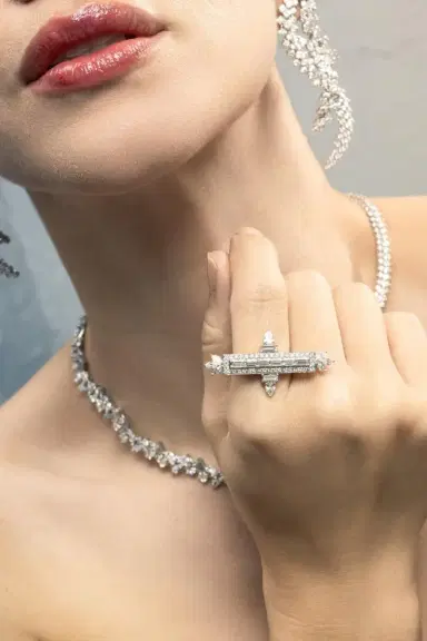 YEPREM Diamond Bar Ring | Thumbnail 4