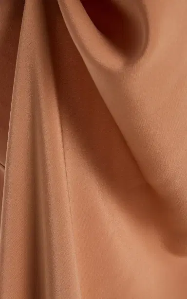 Temily Hera Crepe Gown | Thumbnail 5