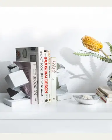 Anna New York Marble Torre Objet | Thumbnail 2