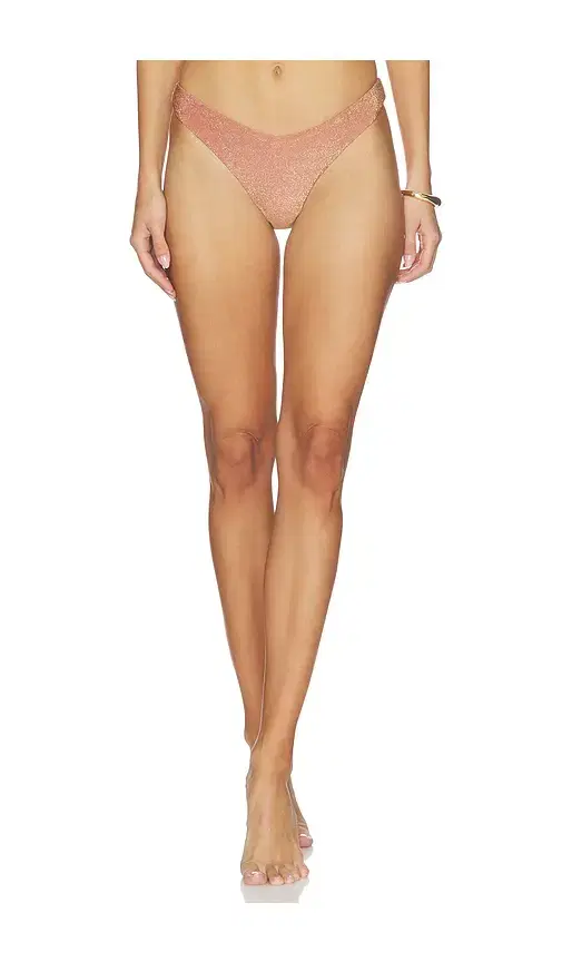 DEVON WINDSOR Larissa Bottom