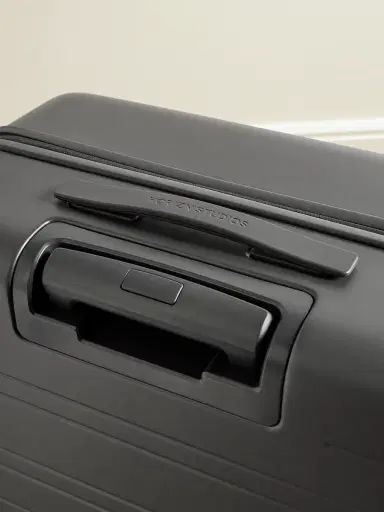 Horizn Studios H7 Essential Hardshell Check-In Suitcase - Men | Thumbnail 5 Horizn Studios H7 Essential Hardshell Check-In Suitcase - Men | Thumbnail 5
