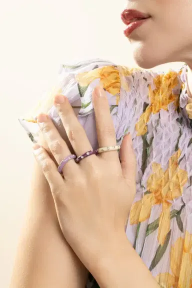 ANDREOLI Diamond Light Purple Band Ring | Thumbnail 2