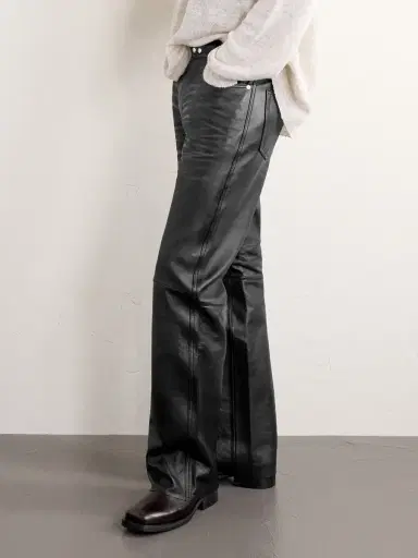 Our Legacy Carlson Straight-Leg Leather Trousers - Men | Thumbnail 5 Our Legacy Carlson Straight-Leg Leather Trousers - Men | Thumbnail 5