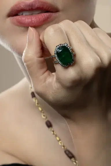 Sylva & Cie Zambian Emerald Double Shank Ring | Thumbnail 2
