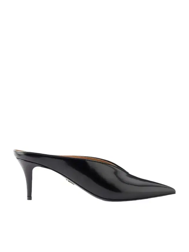Poin-toe Mules