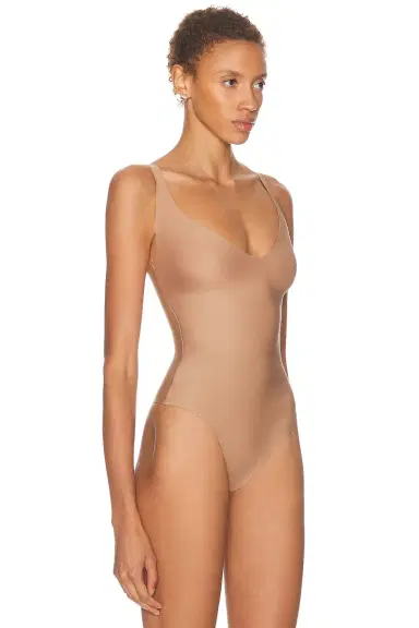 SKIMS Core Sculpt Plunge Bodysuit | Thumbnail 3