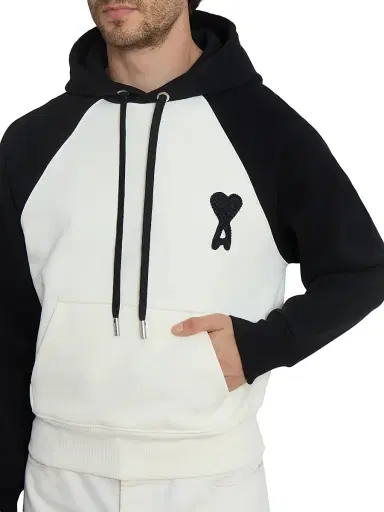 AMI Paris Men's Boxy Crochet Ami De Coeur Raglan Hoodie - Blanc Creme Noir | Thumbnail 6