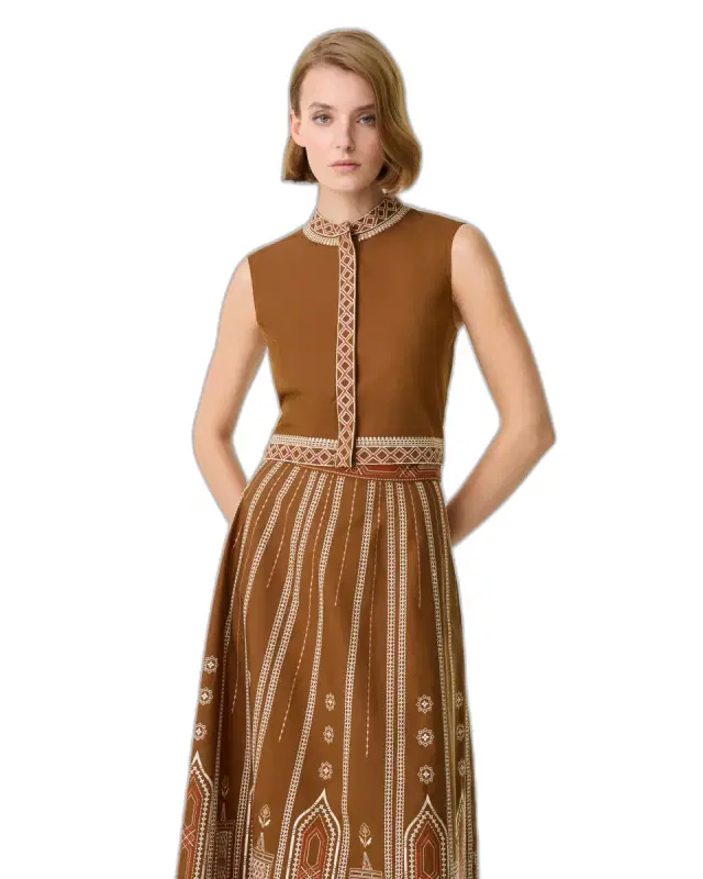 Andorra Top with Lace Embroidery