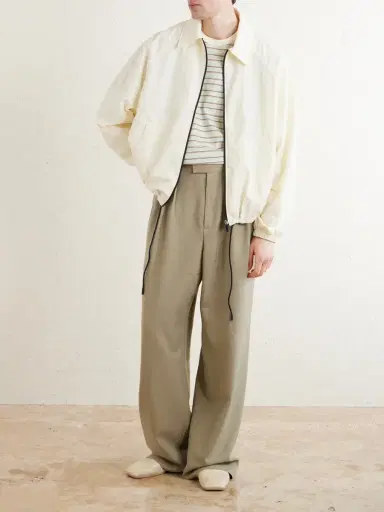 Jacquemus Logo-Embroidered Shell Bomber Jacket - Men | Thumbnail 2