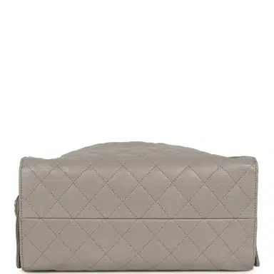 Chanel Chanel Medium 25 Hobo Bag Dark Grey Caviar Antique Gold Hardware | Thumbnail 7 Chanel Chanel Medium 25 Hobo Bag Dark Grey Caviar Antique Gold Hardware | Thumbnail 7