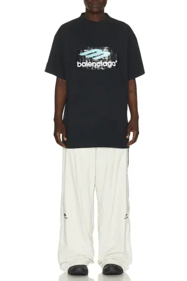 Balenciaga Oversized T-Shirt | Thumbnail 3 Balenciaga Oversized T-Shirt | Thumbnail 3