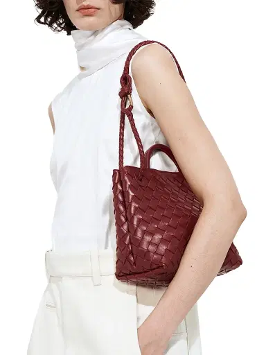 Bottega Veneta Women's Andiamo Small Intrecciato Leather Tote Bag | Thumbnail 2