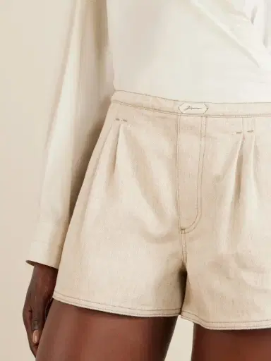 Jacquemus De-nîmes Amelo Pleated Cotton And Hemp-blend Shorts | Thumbnail 4 Jacquemus De-nîmes Amelo Pleated Cotton And Hemp-blend Shorts | Thumbnail 4