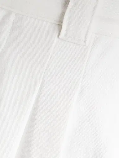 Frame Women's The Structural Pleated Cotton High-Rise Shorts - White - Size 30 | Thumbnail 7