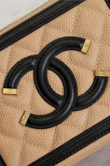 Chanel Chanel Filigree Chain Vanity Clutch | Thumbnail 7 Chanel Chanel Filigree Chain Vanity Clutch | Thumbnail 7