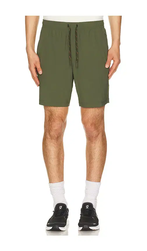 7 Pursuit Short