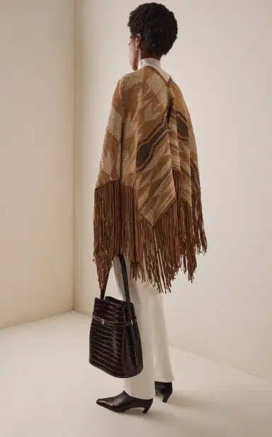 Curatoria Exclusive Viento Short Chaguar Poncho | Thumbnail 4 Curatoria Exclusive Viento Short Chaguar Poncho | Thumbnail 4