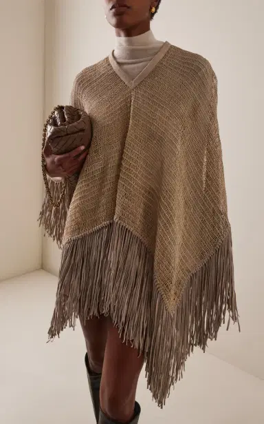 Curatoria Exclusive Viento Short Chaguar Poncho | Thumbnail 2 Curatoria Exclusive Viento Short Chaguar Poncho | Thumbnail 2