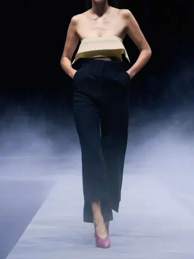 Khaite Kelsi Cropped Wool And Silk-blend Cady Top | Thumbnail 5 Khaite Kelsi Cropped Wool And Silk-blend Cady Top | Thumbnail 5