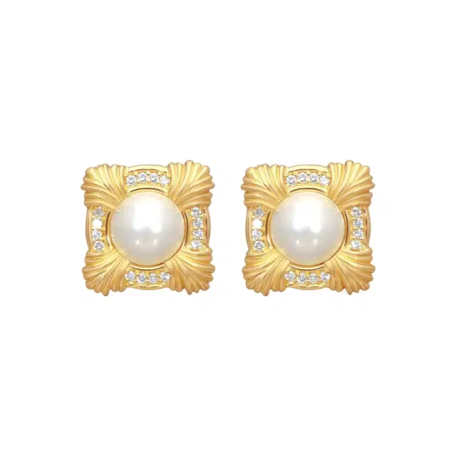 Suna Suna 18K Yellow Gold Mabe & Diamond Earrings by The Solist