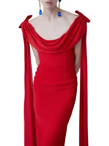 The New Arrivals Ilkyaz Ozel Women's Morticia Crepe Drape Bow Gown - Pedro Red | Thumbnail 3