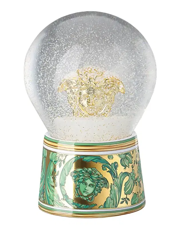 Medusa Garland Green Snow Globe