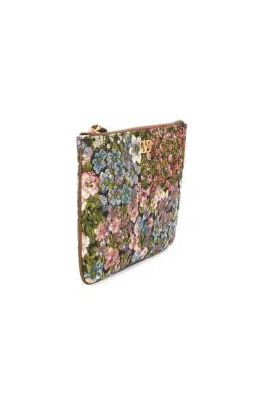 Valentino Garavani VLogo Signature Medium Flat Pouch | Thumbnail 4