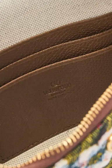 Valentino Garavani VLogo Signature Medium Flat Pouch | Thumbnail 6