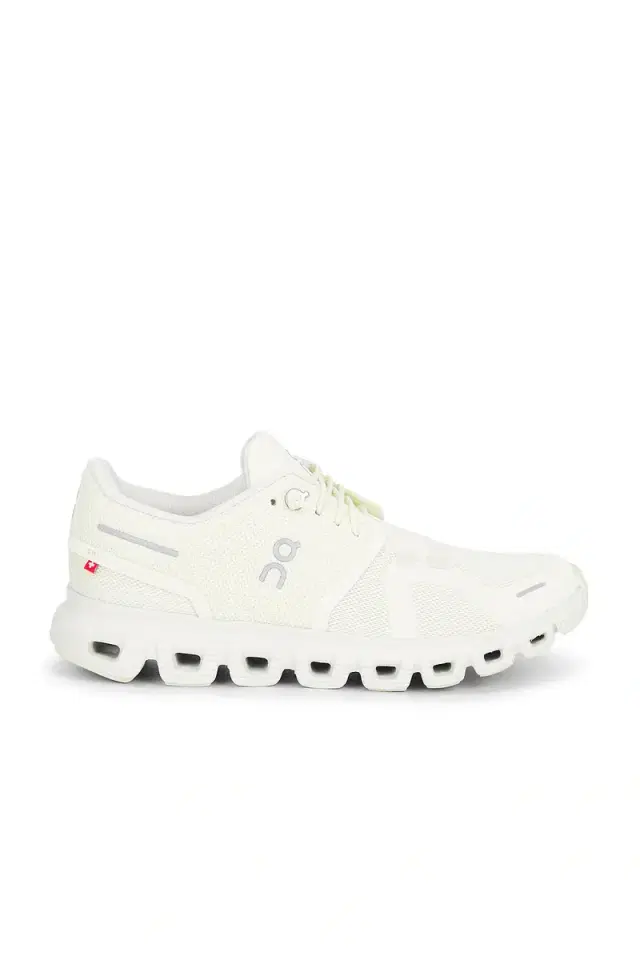 On Cloud 6 Sneaker