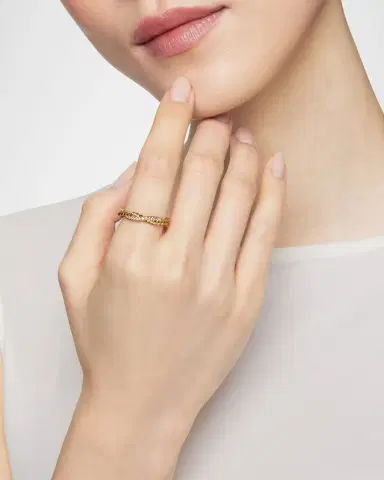 David Yurman Petite Infinity Band Ring with Diamonds in 18K Gold | Thumbnail 2