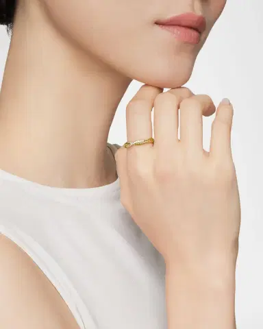 David Yurman Petite Infinity Band Ring with Diamonds in 18K Gold | Thumbnail 6