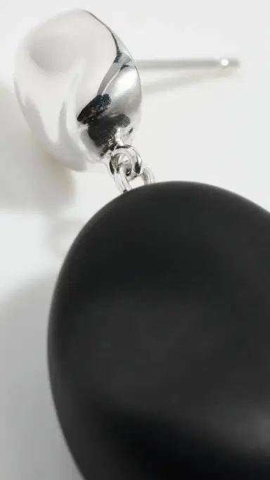 AGMES Ada Earrings Sterling Silver/Onyx | Thumbnail 5
