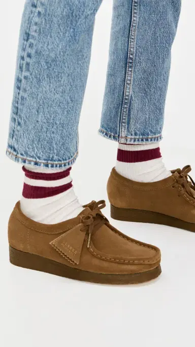 Clarks Wallabee Shoes | Thumbnail 3