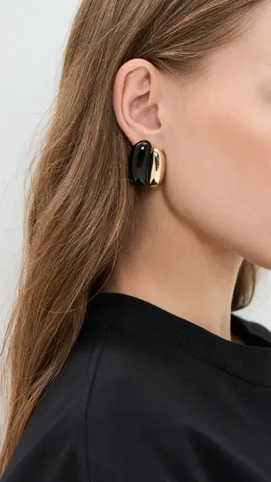 Shashi Una Earrings Noir/Gold | Thumbnail 3 Shashi Una Earrings Noir/Gold | Thumbnail 3