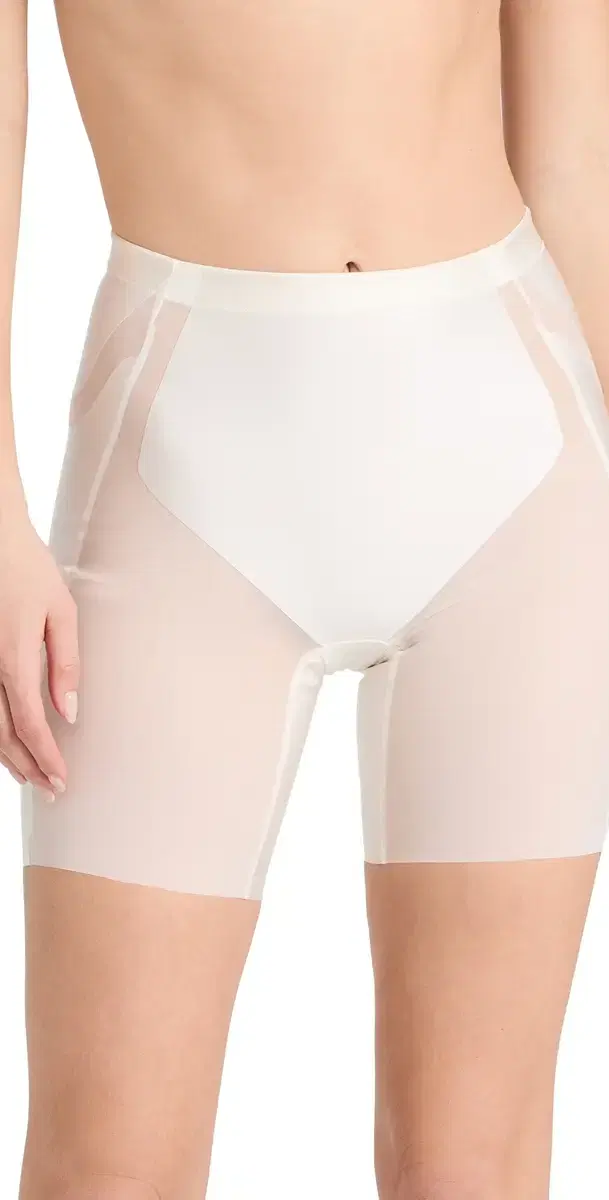 shape Booty-ifting Mid-Thigh Short inen