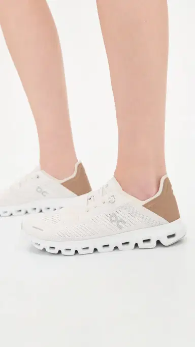 ON Cloud 6 Coast Sneakers Gardenia/Sphinx 9 | Thumbnail 3
