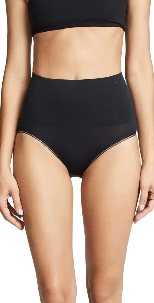 Seamlessly Shaped Ultralight Briefs Black