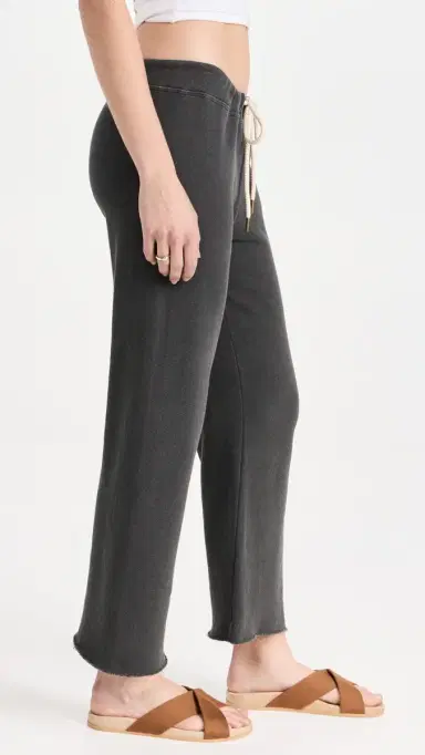The Great. THE GREAT. The Wide Leg Cropped Sweatpants Washed Black 2 | Thumbnail 4