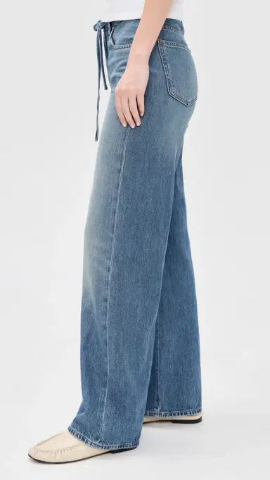 Madewell The Ultimate Wide-Leg Jean in Airy Denim Pickett Wash | Thumbnail 4 Madewell The Ultimate Wide-Leg Jean in Airy Denim Pickett Wash | Thumbnail 4