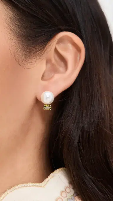 Shashi Perle Pridot Earrings | Thumbnail 3
