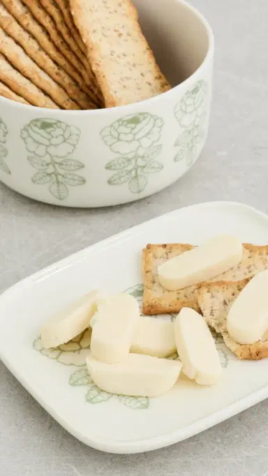 Marimekko Oiva Vihkiruusu Plate White/Sage | Thumbnail 3