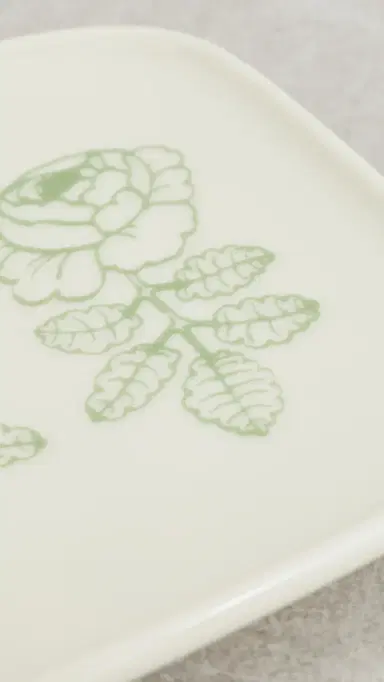 Marimekko Oiva Vihkiruusu Plate White/Sage | Thumbnail 4