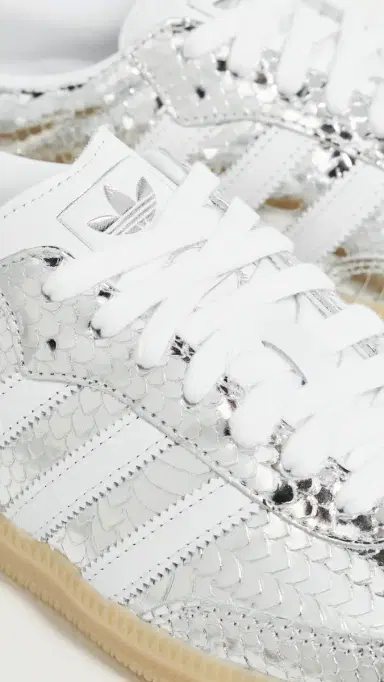 Adidas Samba OG Sneakers Silver Met/Ftwr White/Gum 3 8 | Thumbnail 6 Adidas Samba OG Sneakers Silver Met/Ftwr White/Gum 3 8 | Thumbnail 6