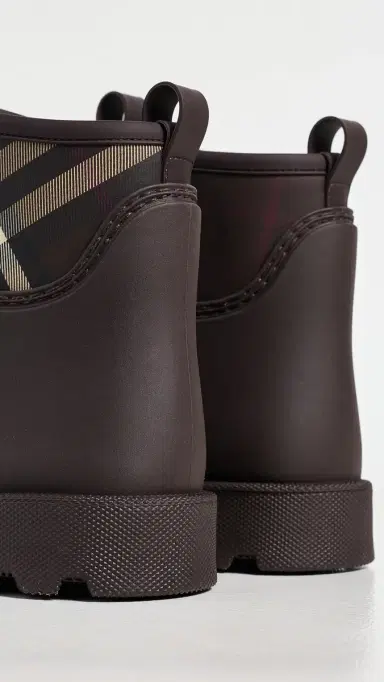 Burberry Rubber Marsh Stamp Low Boots | Thumbnail 4