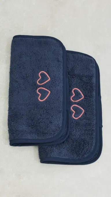 Weezie Makeup Towels 2 Pack | Thumbnail 2