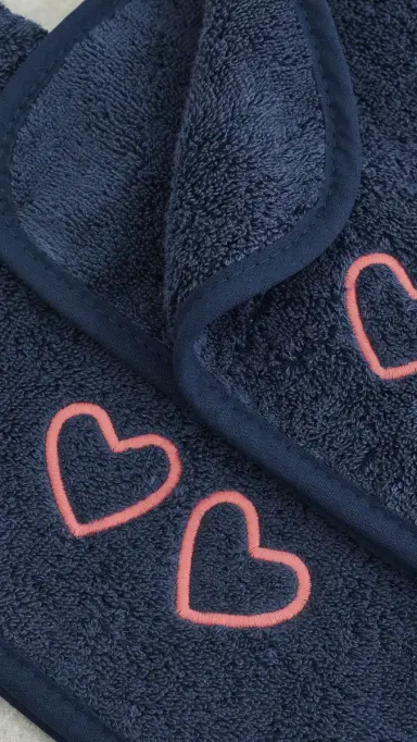 Weezie Makeup Towels 2 Pack | Thumbnail 4
